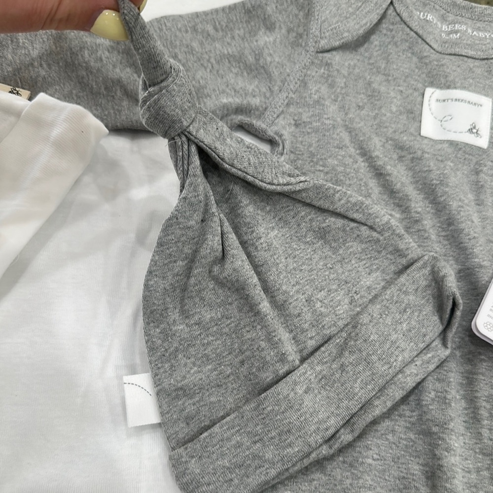 Burt’s Bees Cozy White and Gray Footie 4 piece set - Picture 6 of 8